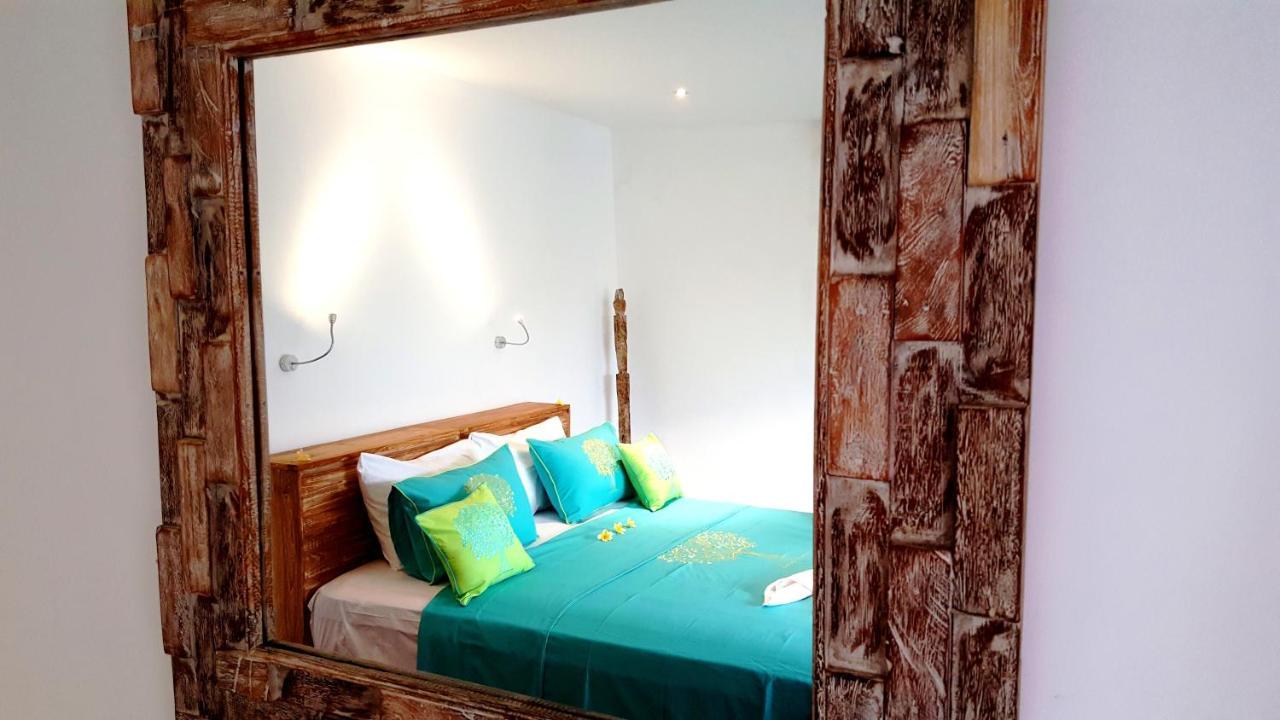 Villa Lovely 4br Private Pool With Sundeck! 10mins Ride To Canggu