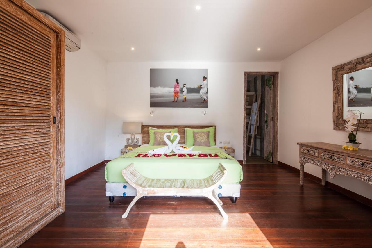 Lovely 4br Private Pool With Sundeck! 10mins Ride To Canggu