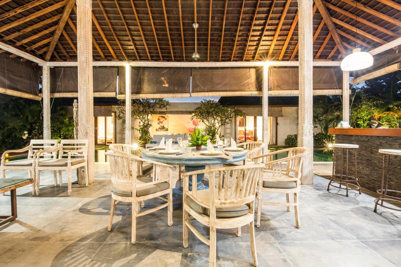 Lovely 4br Private Pool With Sundeck! 10mins Ride To * Canggu