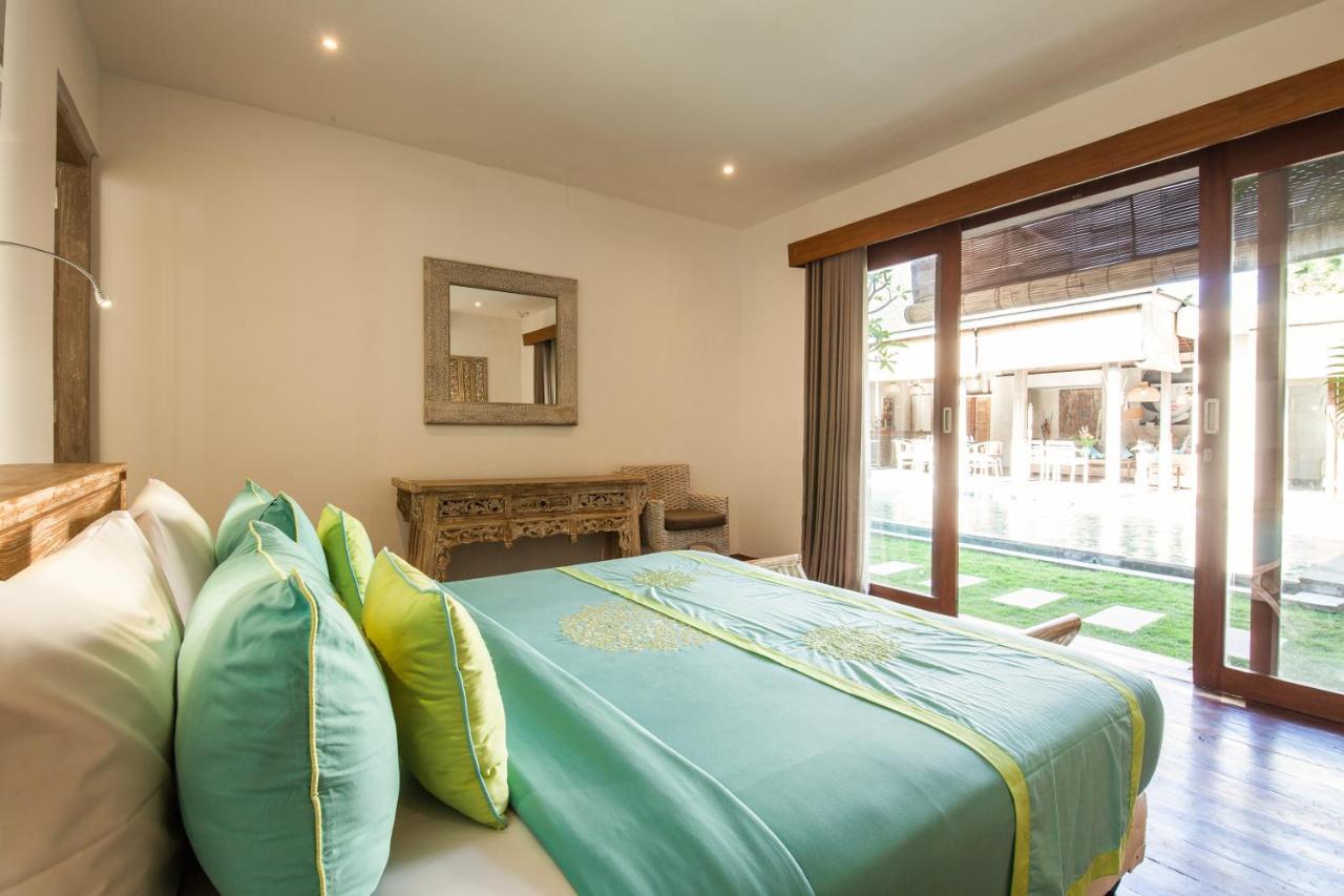 Lovely 4br Private Pool With Sundeck! 10mins Ride To Canggu